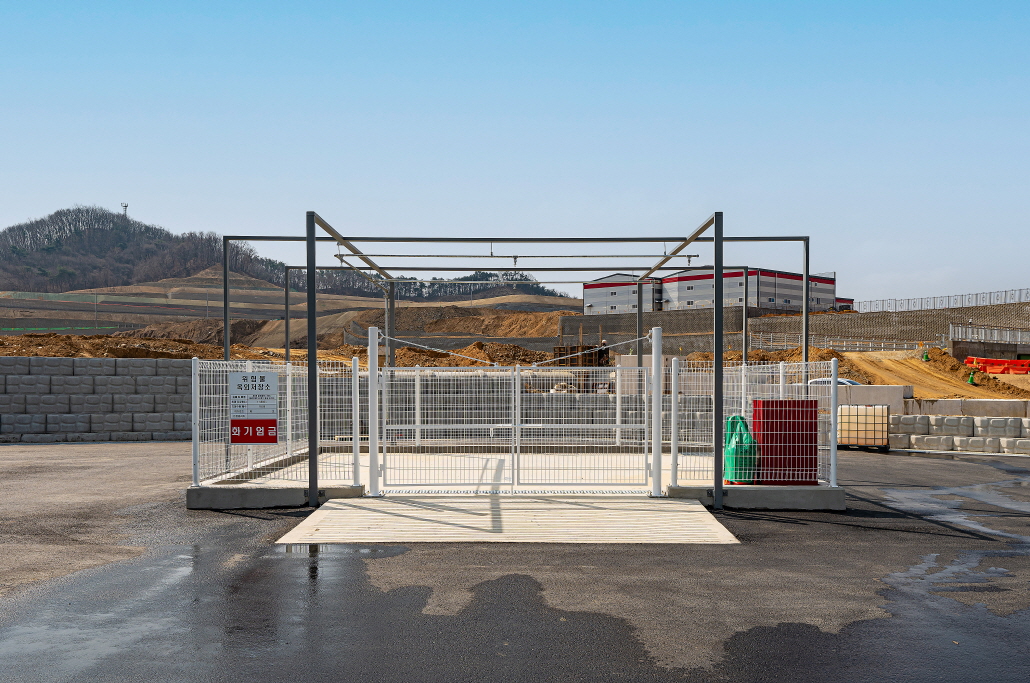 [크기변환]우산종합건설_서오창테크노밸리-4012 하늘변경.jpg